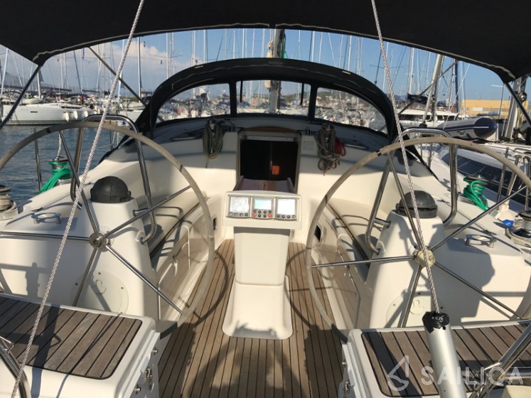 Bavaria 42 Cruiser - Yacht Charter Sailica