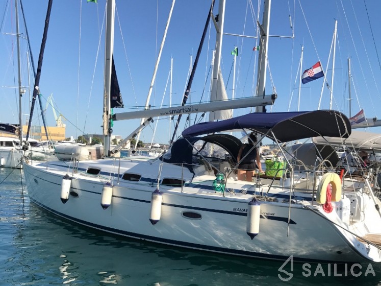 Bavaria 42 Cruiser - Yacht Charter Sailica