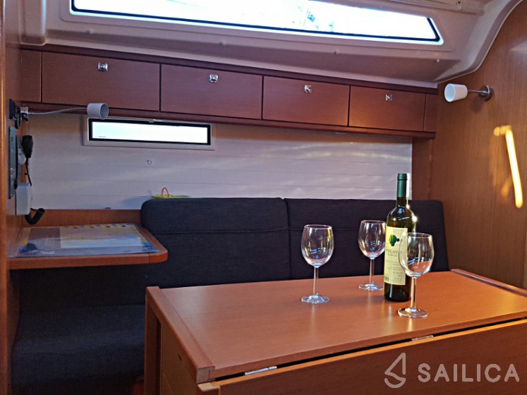 Bavaria 37 Cruiser - Yacht Charter Sailica