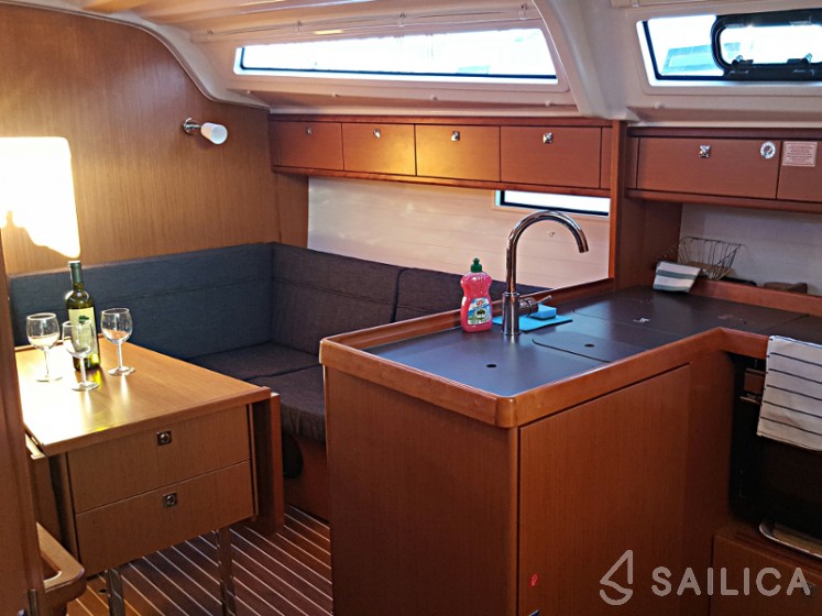 Bavaria 37 Cruiser - Yacht Charter Sailica