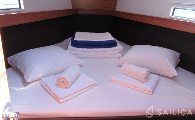 Bavaria 37 Cruiser - Yacht Charter Sailica