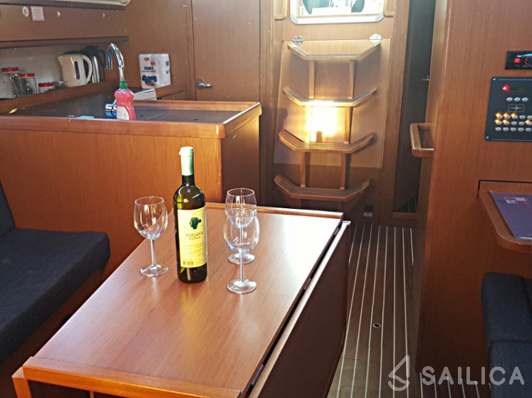 Bavaria 37 Cruiser - Yacht Charter Sailica