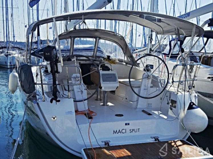 Bavaria 37 Cruiser - Yacht Charter Sailica