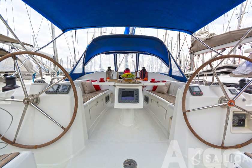 Cyclades 43.4 - Yacht Charter Sailica