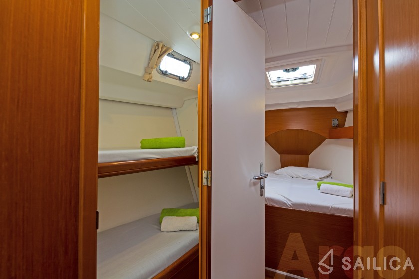Cyclades 43.4 - Yacht Charter Sailica