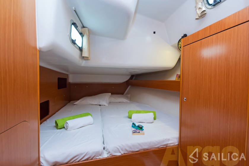 Cyclades 43.4 - Yacht Charter Sailica