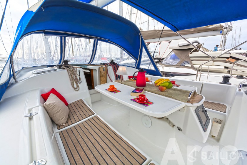 Cyclades 43.4 - Yacht Charter Sailica