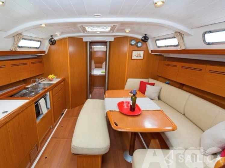 Cyclades 43.4 - Yacht Charter Sailica