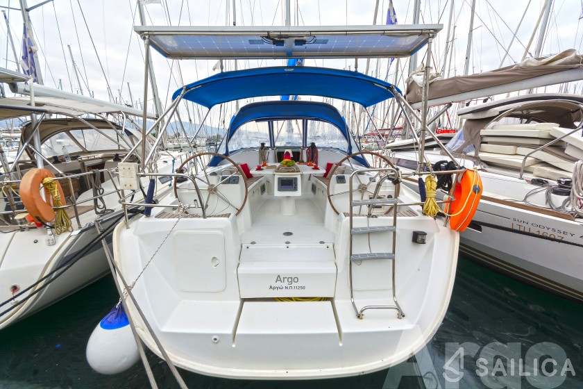 Cyclades 43.4 - Yacht Charter Sailica