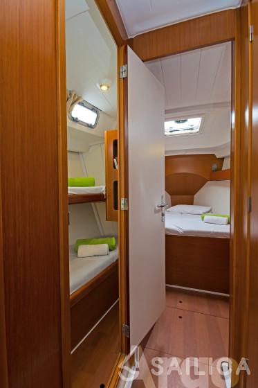 Cyclades 43.4 - Yacht Charter Sailica