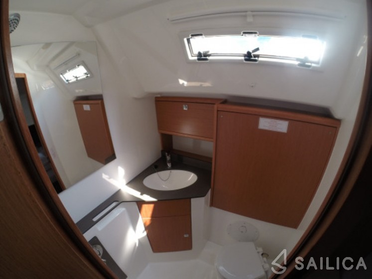 Bavaria 46 Cruiser - Yacht Charter Sailica