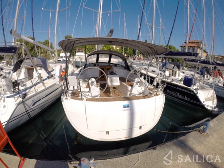 Bavaria 37 Cruiser - Yacht Charter Sailica
