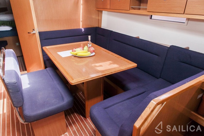 Bavaria 40 Cruiser - Yacht Charter Sailica