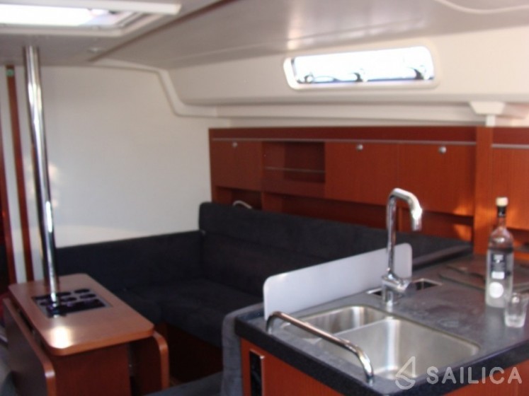 Hanse 385 - Yacht Charter Sailica