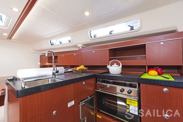 Hanse 385 - Yacht Charter Sailica