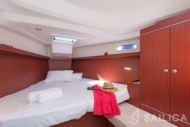 Hanse 385 - Yacht Charter Sailica