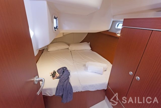 Hanse 385 - Yacht Charter Sailica