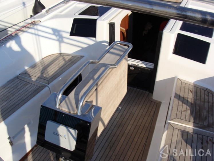 Hanse 385 - Yacht Charter Sailica