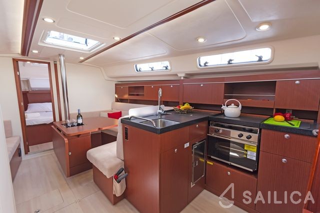 Hanse 385 - Yacht Charter Sailica