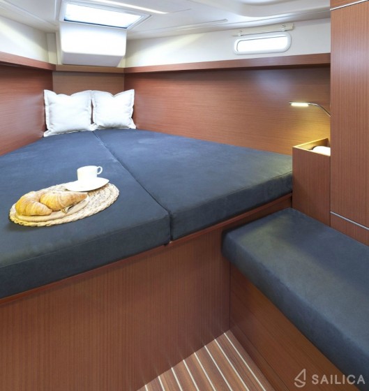 Hanse 385 - Yacht Charter Sailica