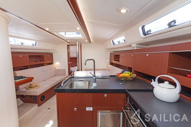 Hanse 385 - Yacht Charter Sailica