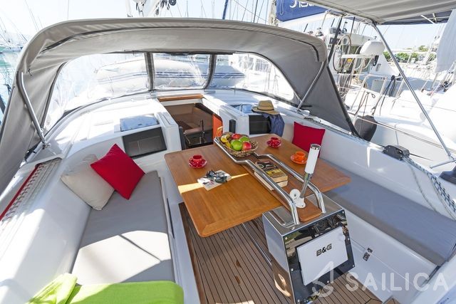 Hanse 385 - Yacht Charter Sailica