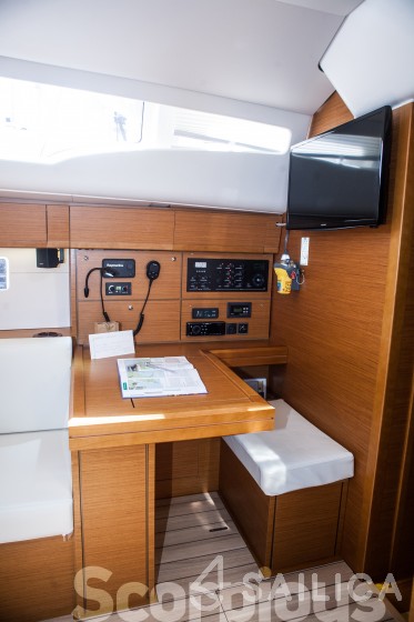 Jeanneau 54 - Yacht Charter Sailica