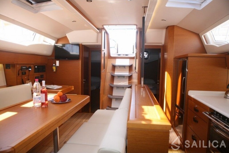 Jeanneau 54 - Yacht Charter Sailica
