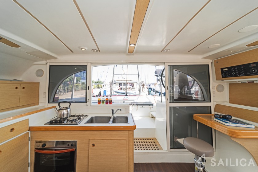 Lagoon 380 - Yacht Charter Sailica