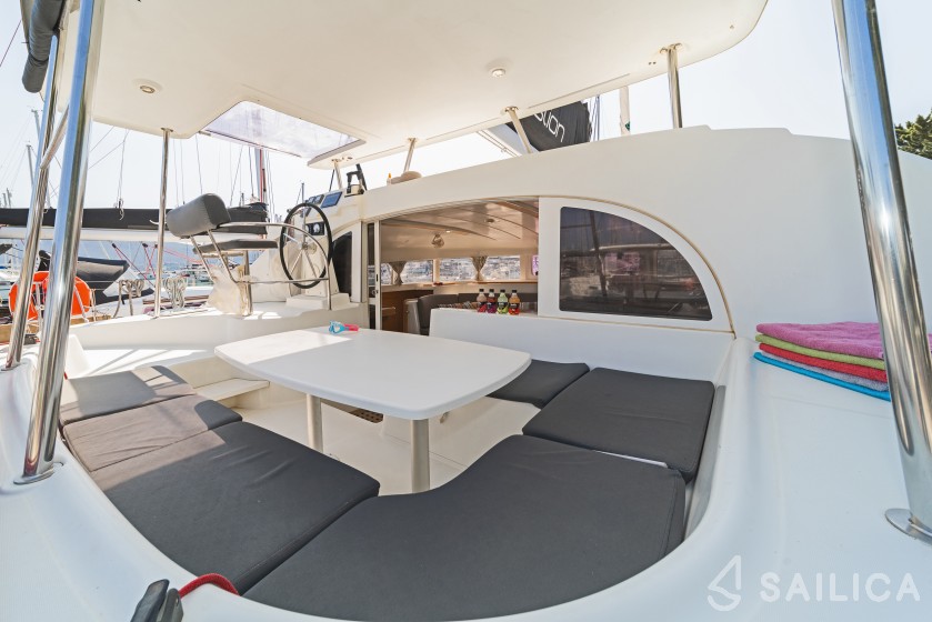 Lagoon 380 - Yacht Charter Sailica