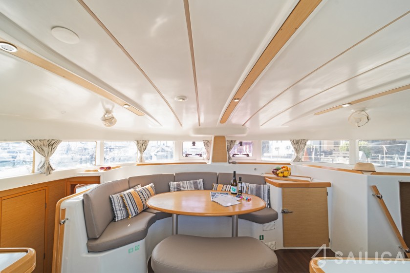 Lagoon 380 - Yacht Charter Sailica