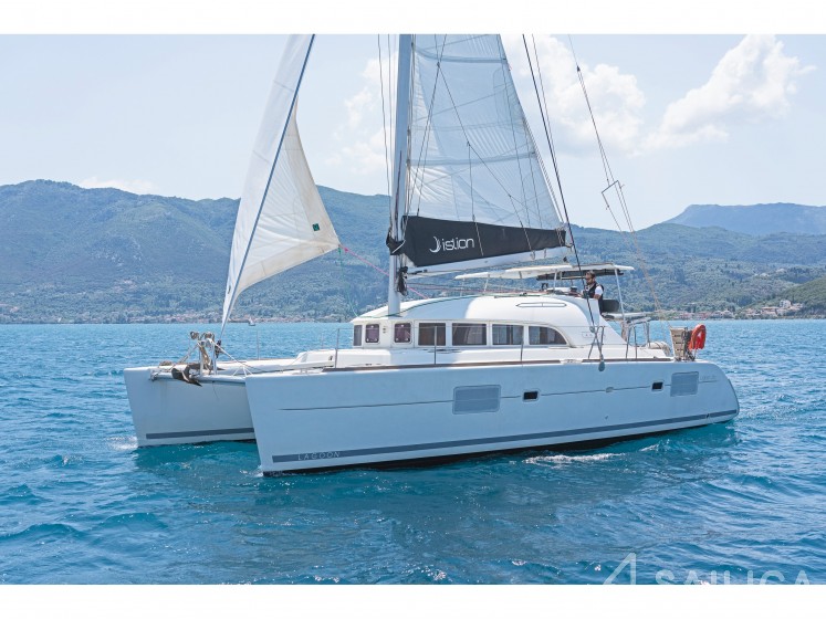 Lagoon 380 - Yacht Charter Sailica