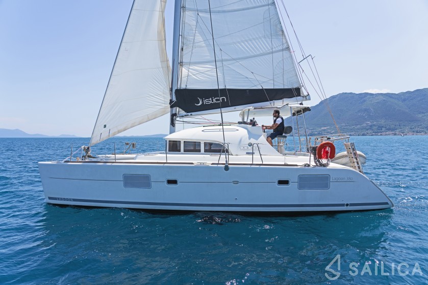 Lagoon 380 - Yacht Charter Sailica