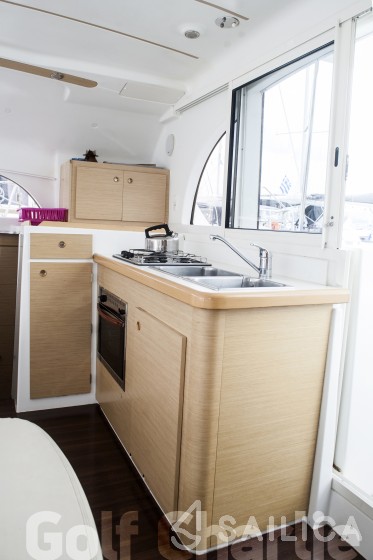 Lagoon 380 - Yacht Charter Sailica