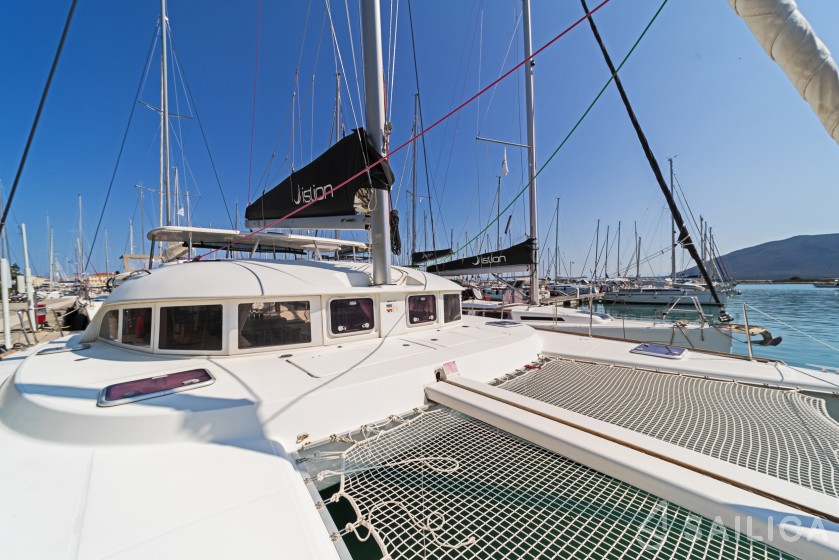 Lagoon 380 - Yacht Charter Sailica