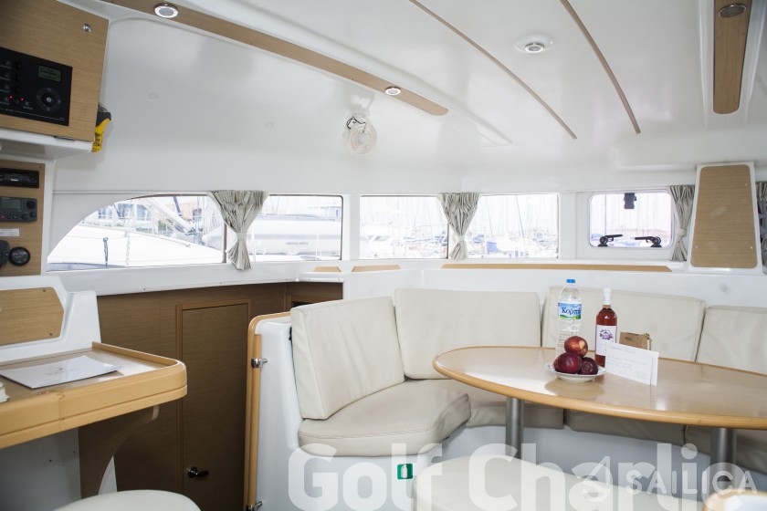 Lagoon 380 - Yacht Charter Sailica