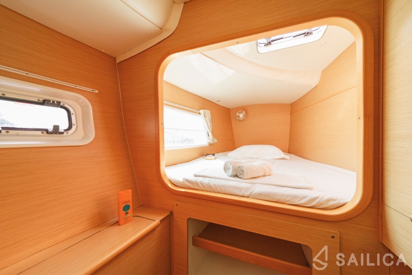 Lagoon 380 - Yacht Charter Sailica
