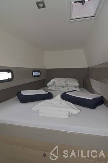 Bali 4.1 - Yacht Charter Sailica