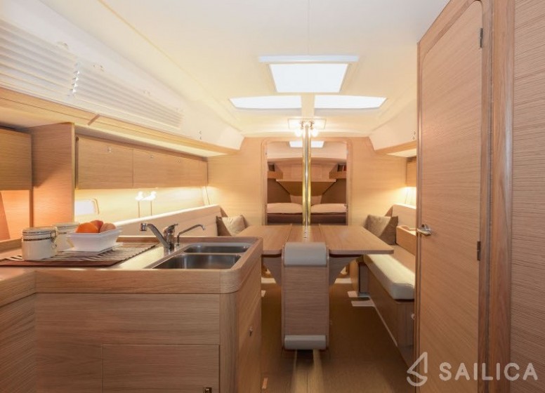 Dufour 350 GL - Yacht Charter Sailica