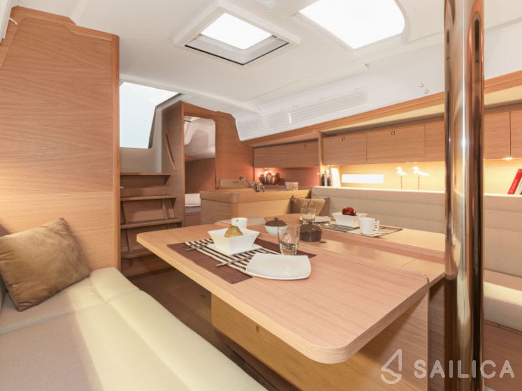 Dufour 350 GL - Yacht Charter Sailica