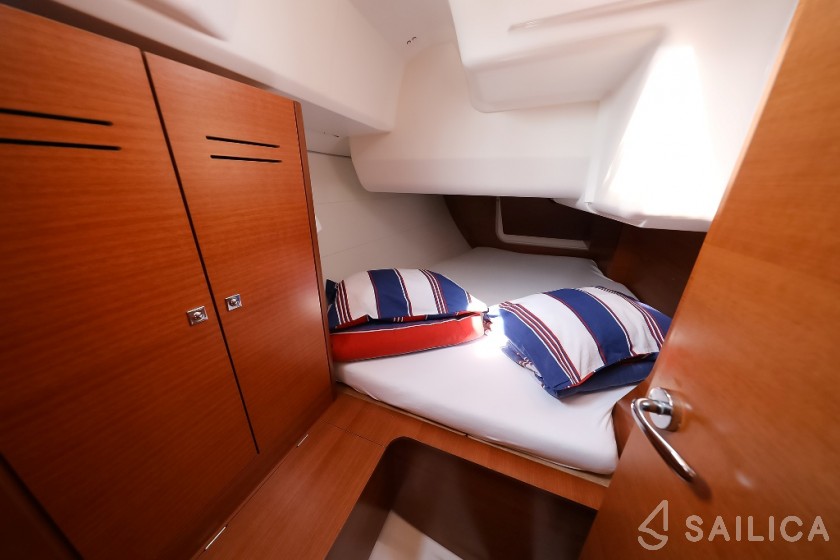Dufour 350 GL - Yacht Charter Sailica