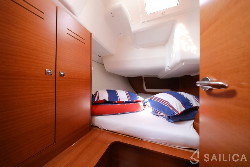 Dufour 350 GL - Yacht Charter Sailica