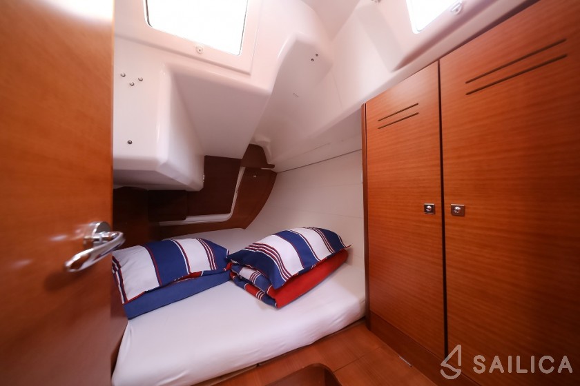 Dufour 350 GL - Yacht Charter Sailica