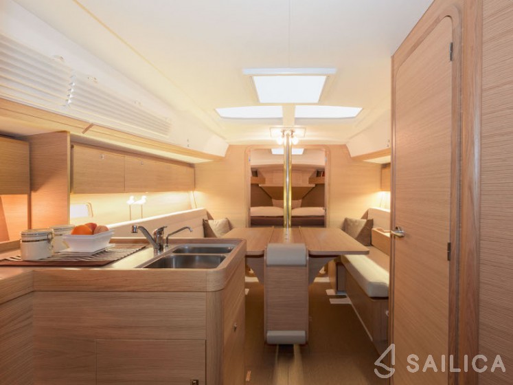 Dufour 350 GL - Yacht Charter Sailica
