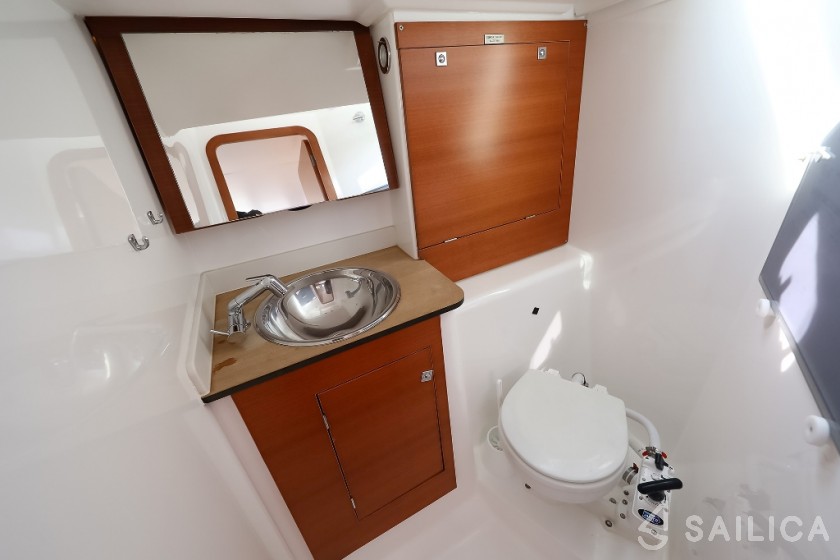Dufour 350 GL - Yacht Charter Sailica