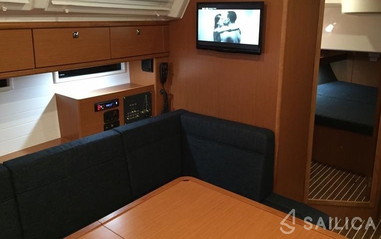 Bavaria Cruiser 46 - 4 cab. - Yacht Charter Sailica