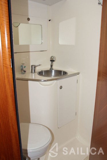 Sun Odyssey 52.2 - Yacht Charter Sailica