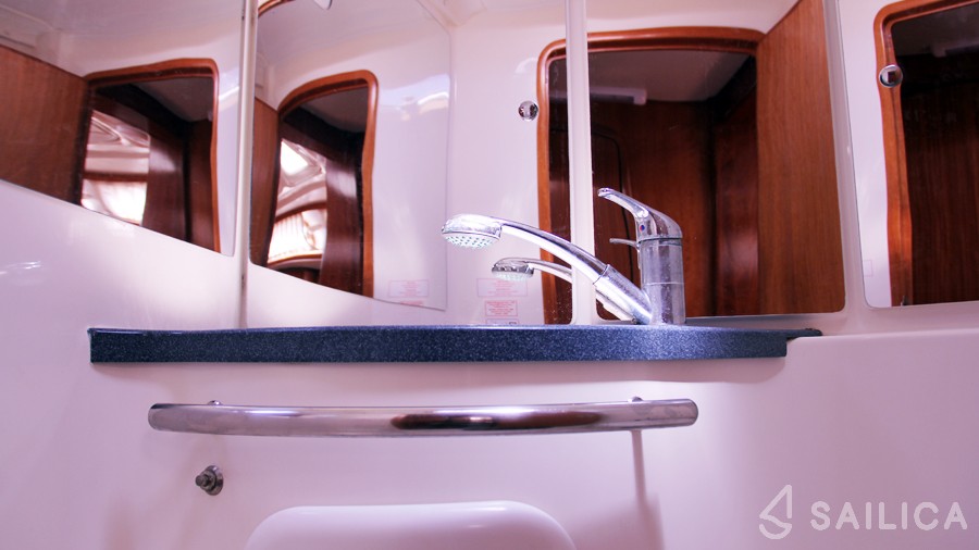 Bavaria 46 Cruiser - Yacht Charter Sailica