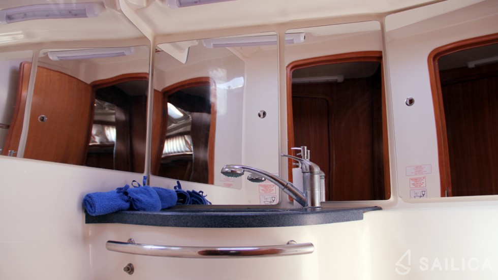 Bavaria 46 Cruiser - Yacht Charter Sailica