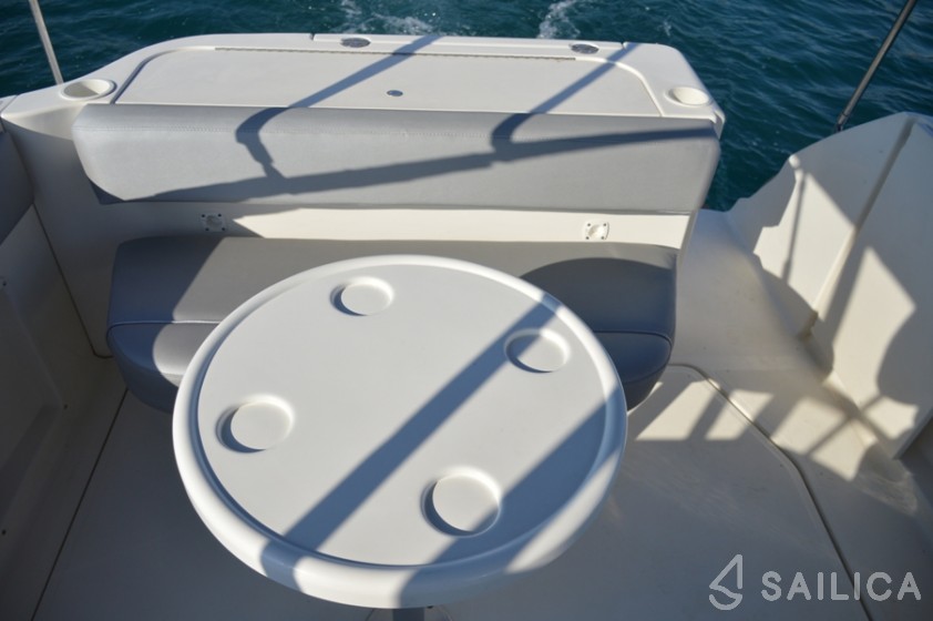 Sea Ray 275 Amberjack - Yacht Charter Sailica